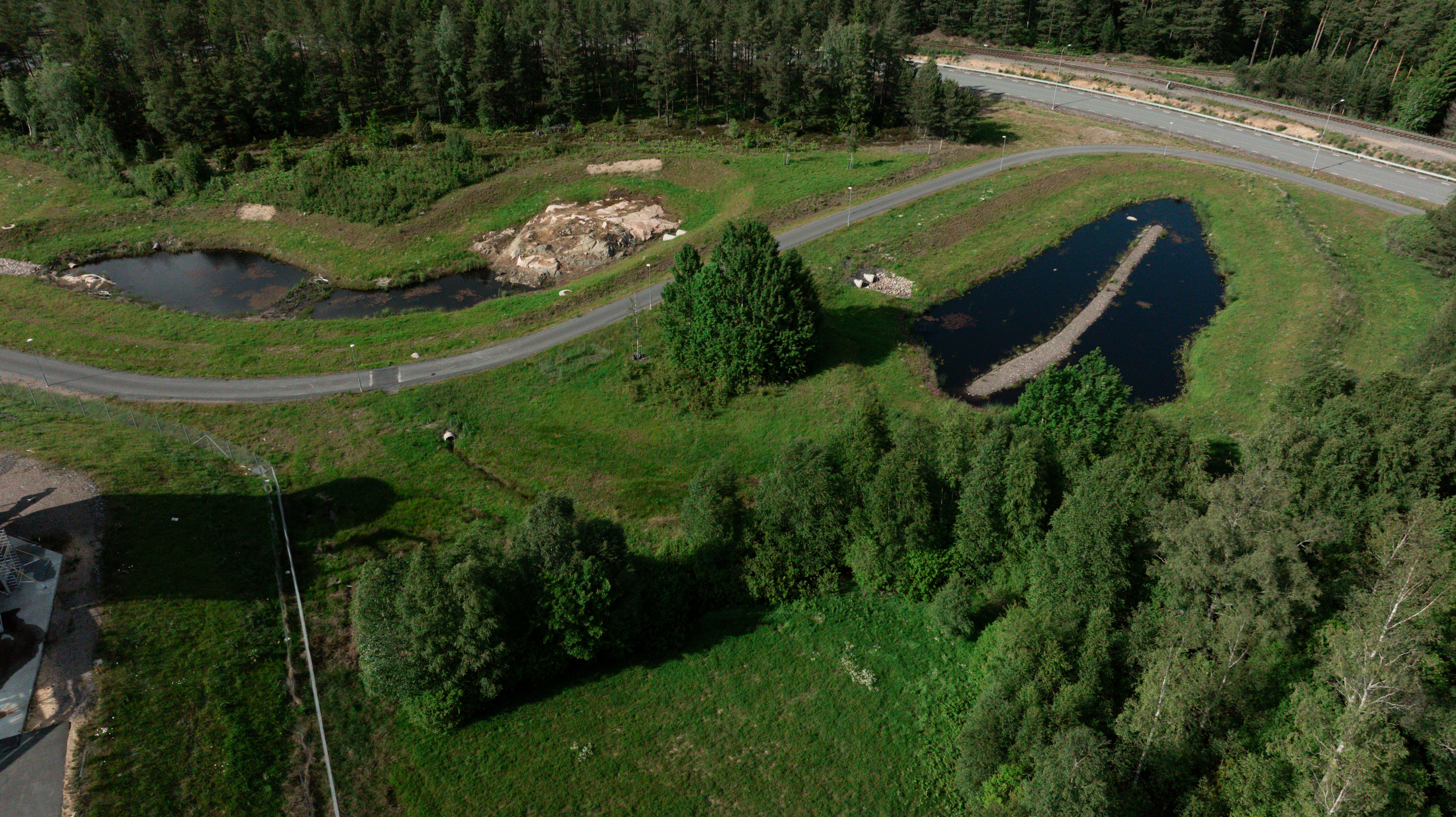 Before construction of the new factory began in 2020, several measures were taken to protect the ecological values of the surrounding area. 